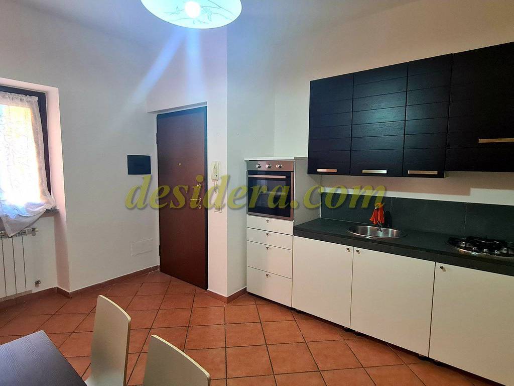 Appartamento a Castelletto sopra ticino in Via Don Giovanni Minzoni, 6 - Foto 4