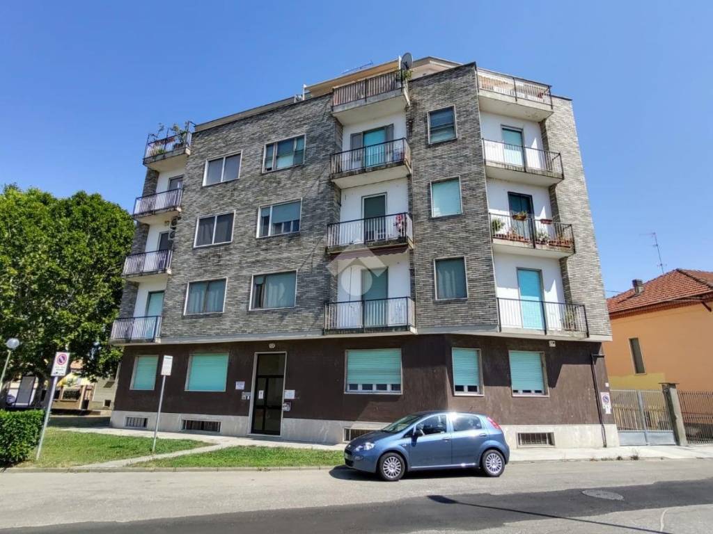 Appartamento a Casale monferrato in Corso Duca D'Aosta, 1 - Foto 2