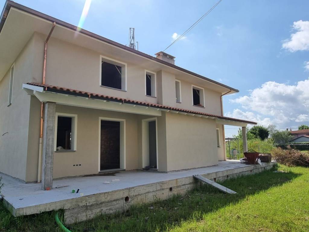 Villa a Massa e cozzile in Via Fratelli Rosselli - Foto 2