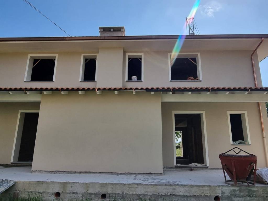 Villa a Massa e cozzile in Via Fratelli Rosselli - Foto 5