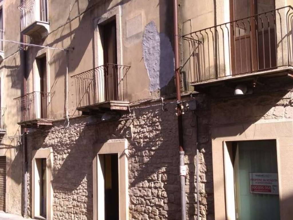 Immobile a Regalbuto in via Don Giuseppe Campione - Foto 2