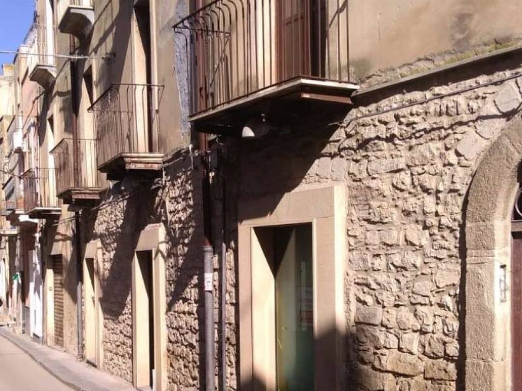 Immobile a Regalbuto in via Don Giuseppe Campione - Foto 3