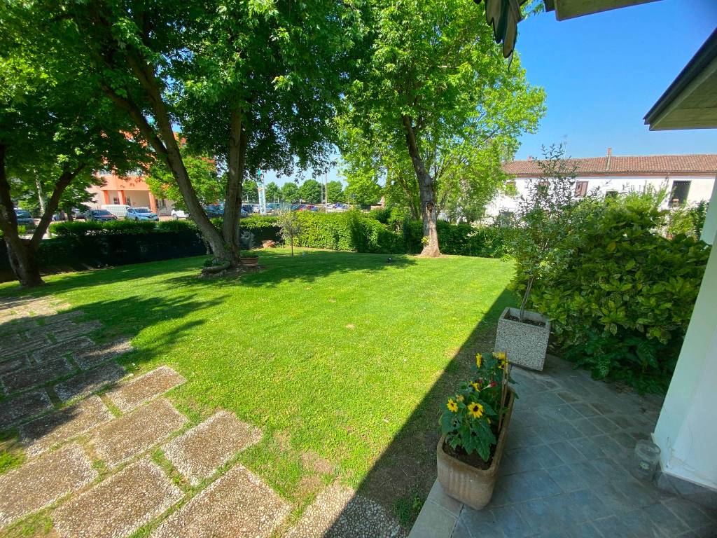 Villa a Alessandria in Via Genova, 48 - Foto 3
