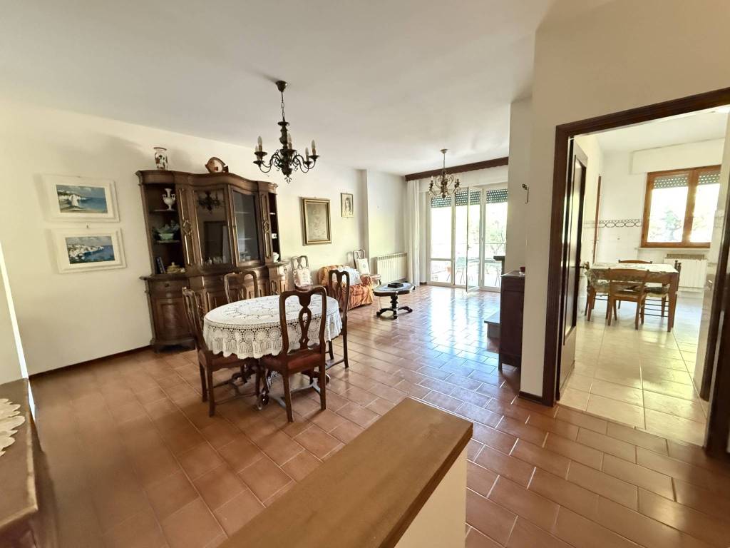Appartamento a Castiglione del lago in Via Roma - Foto 4