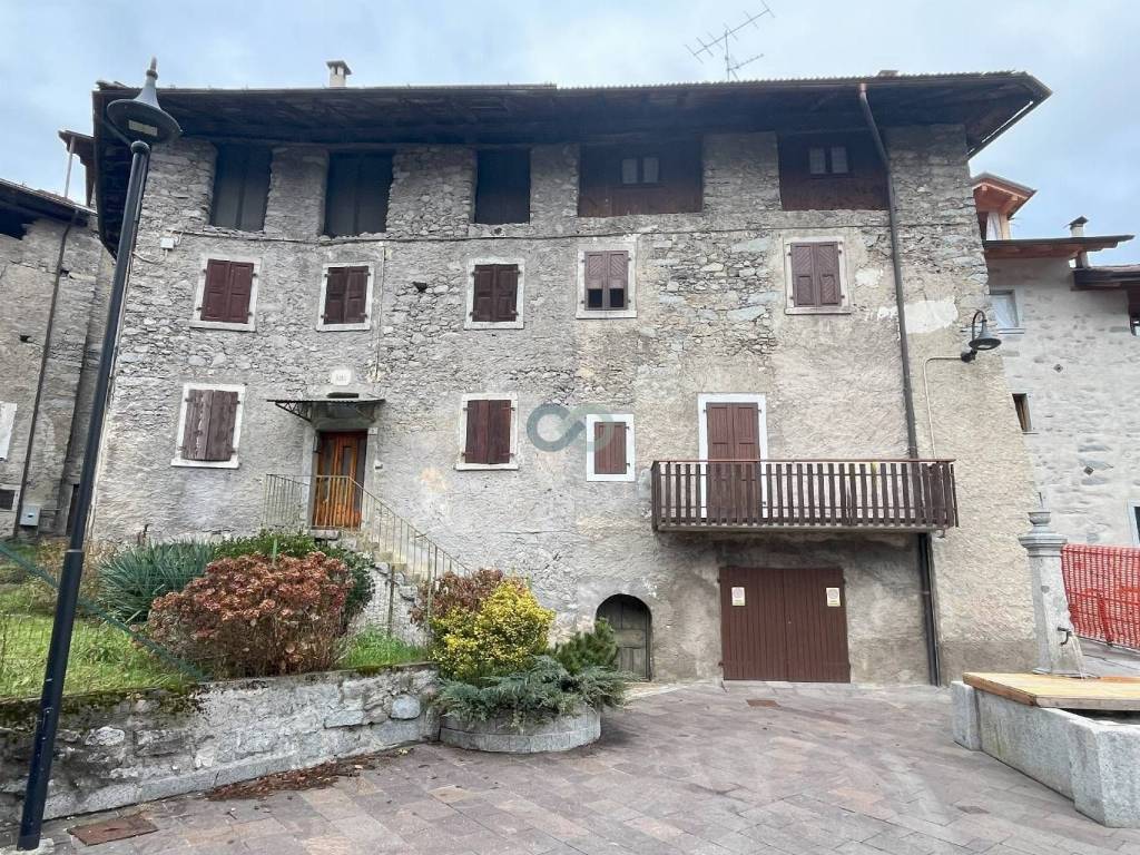 Palazzo / stabile a Tione di trento in Via Camillo Benso di Cavour, 6 - Foto 3