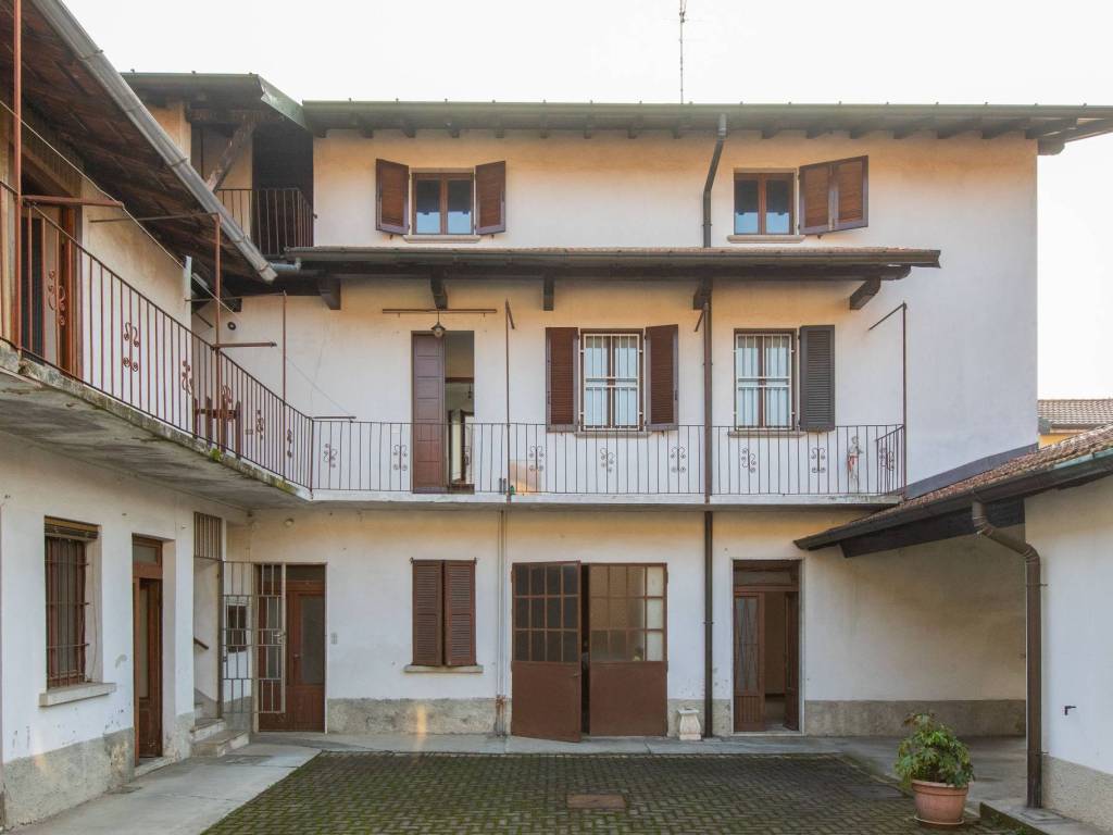 Casa indipendente a Busto arsizio in Via Novara, 16 - Foto 4