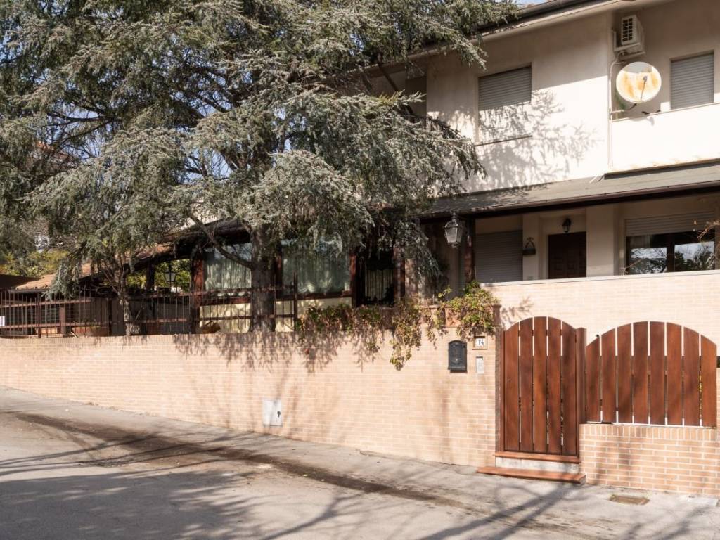Casa indipendente a Francavilla al mare in Via Ettore Montanaro, 14 - Foto 2