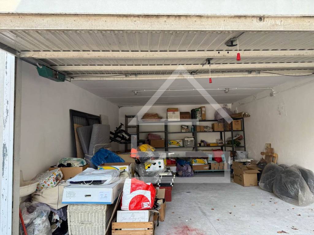 Box / garage a Casatenovo in Via Giuseppe Verdi, 25 - Foto 3