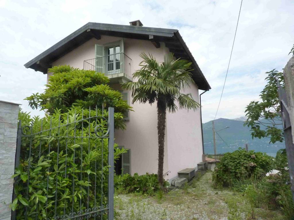 Villa a Porto valtravaglia in Via Torre, 20 - Foto 2