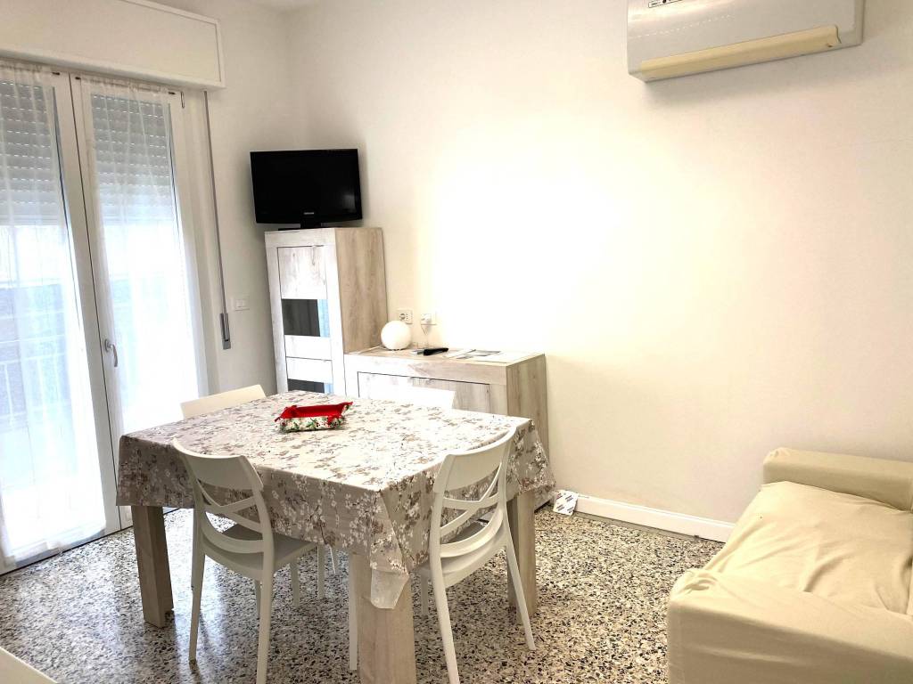 Appartamento a Cervia in Lungomare Grazia Deledda, 44 - Foto 2