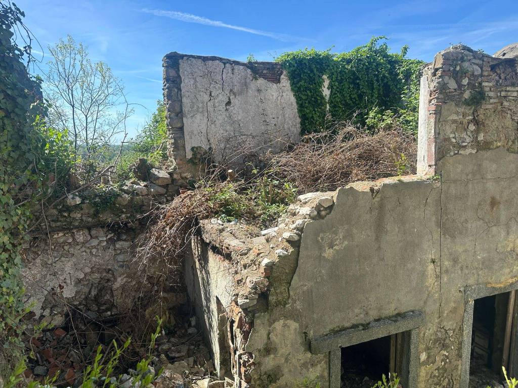 Rustico / casale a Cesana brianza in Via Alessandro Volta, 9 - Foto 3