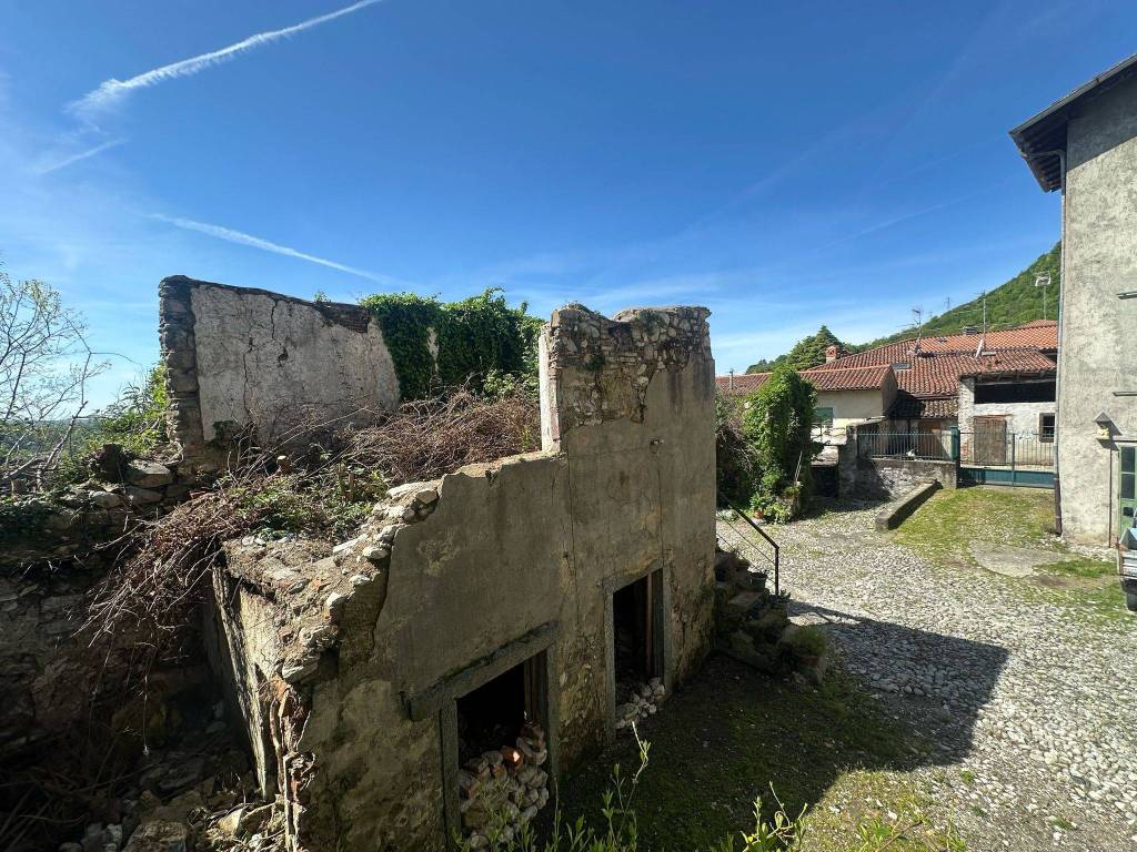Rustico / casale a Cesana brianza in Via Alessandro Volta, 9 - Foto 4