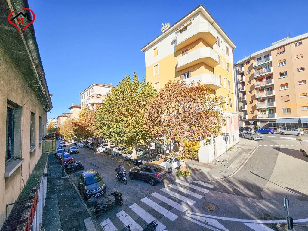 Appartamento a Trieste in Via Lorenzo Lorenzetti, 9 - Foto 5
