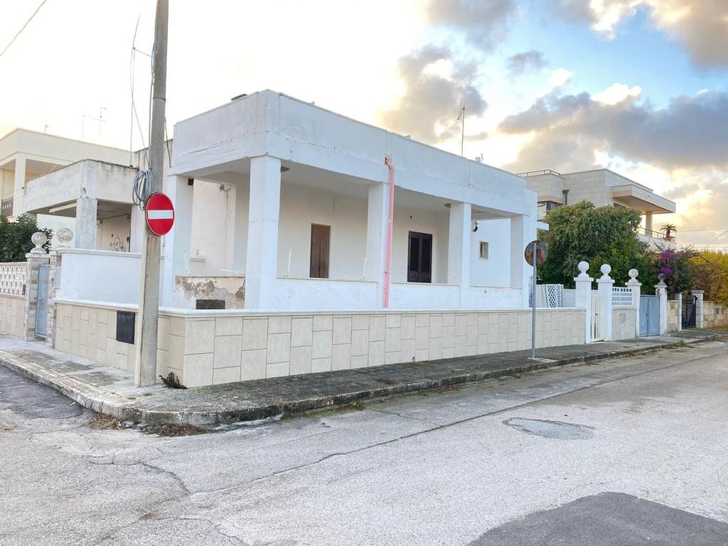 Villa a Carovigno in TORRE SANTA SABINA - Foto 4