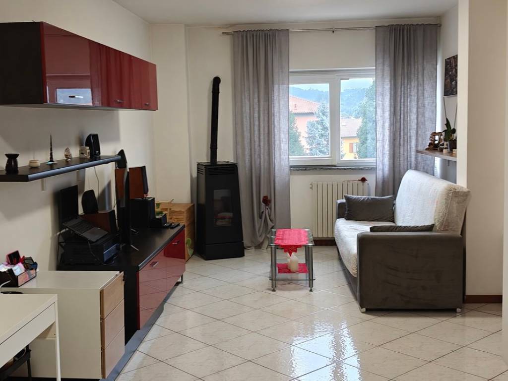 Appartamento a Cantù in Via Goffredo Mameli, 14 - Foto 2