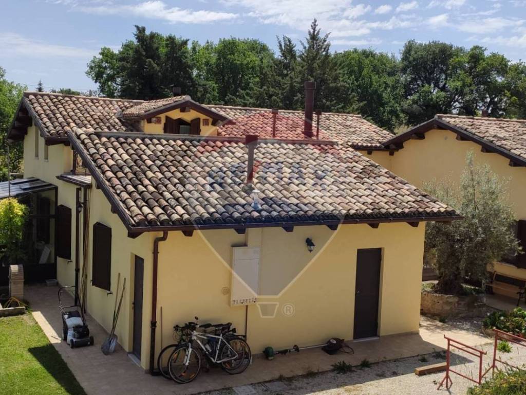 Villa a Treia in CONTRADA SAN CARLO, 41 - Foto 2