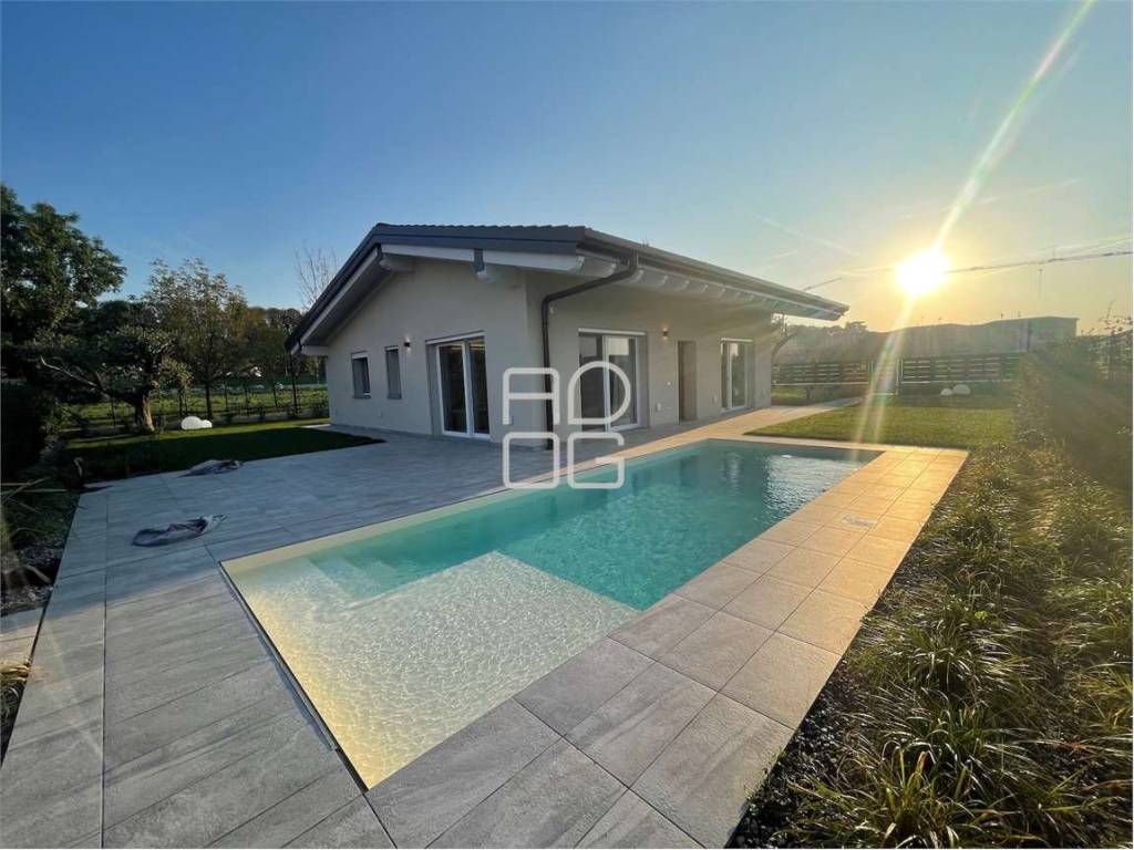 Villa a Castiglione delle stiviere in Via Tedeschino - Foto 2