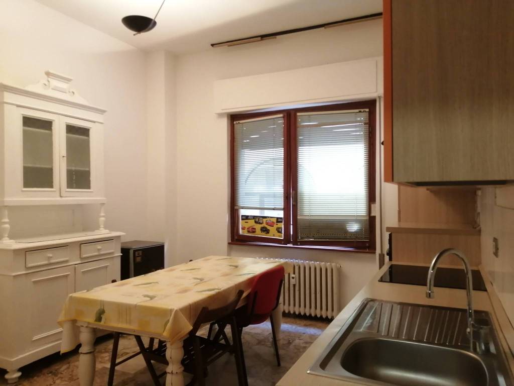 Appartamento a Novara in Corso Camillo Benso di Cavour, 4 - Foto 2