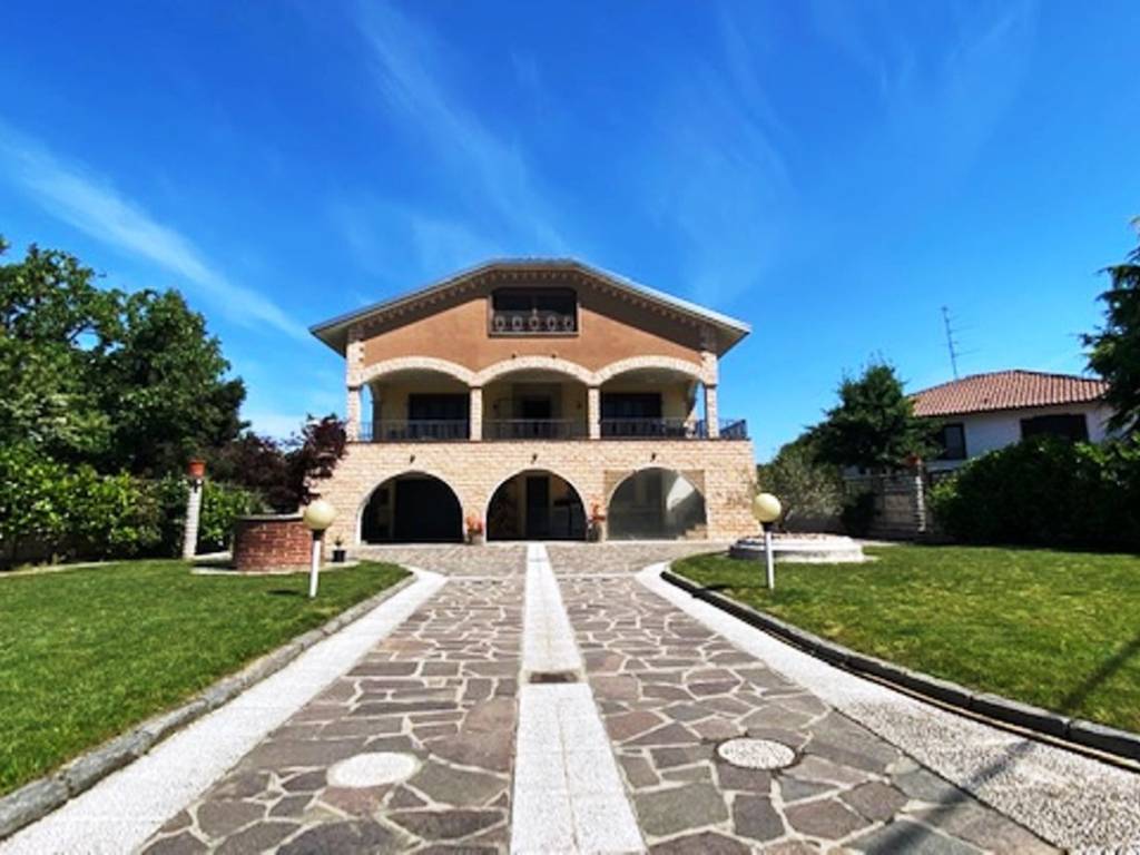 Villa a Mortara in Via 20 Settembre, 48 - Foto 2