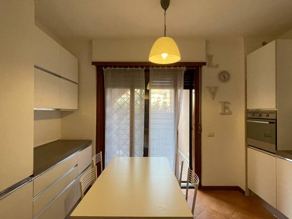 Appartamento a Fiumicino in Via Pierleone Ghezzi - Foto 4