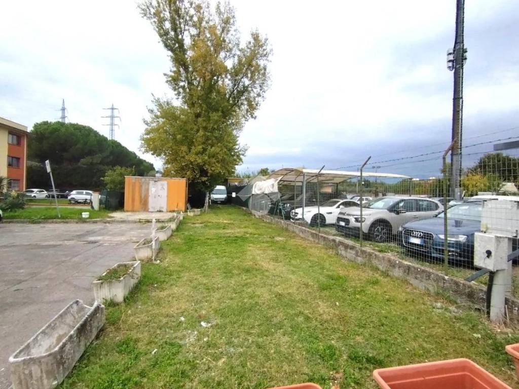 Terreno a Prato in Via Roberto Fioravanti, 19 - Foto 2