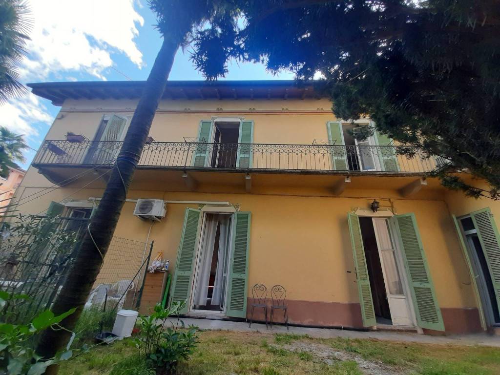 Villa a Stresa in Via Duchessa di Genova - Foto 2