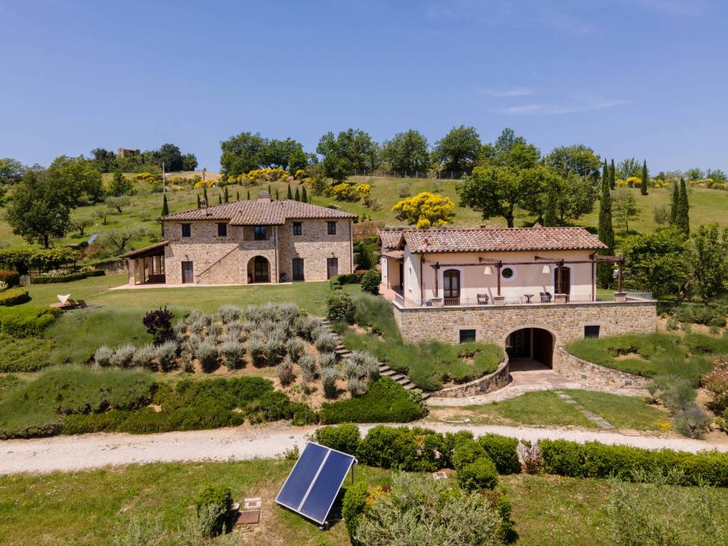 Rustico / casale a Perugia in Strada Dello Spinale - Foto 2