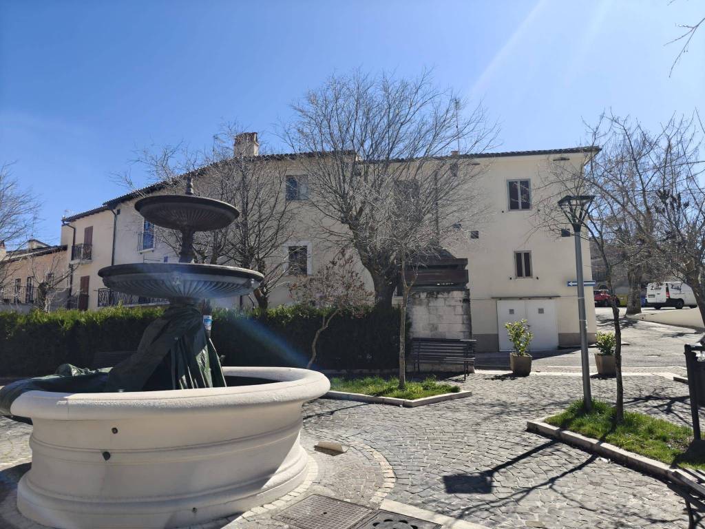 Casa indipendente a Castelvecchio calvisio in Piazza Torremaggiore - Foto 2