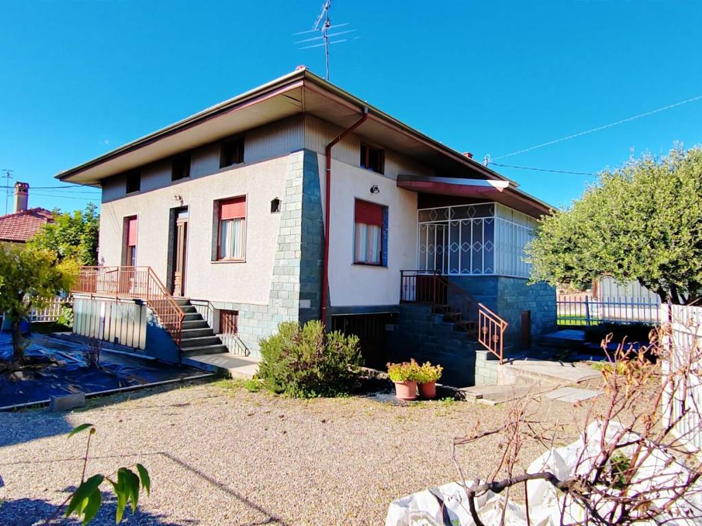 Villa a Cossato in Via Dante Alighieri, 105 - Foto 2