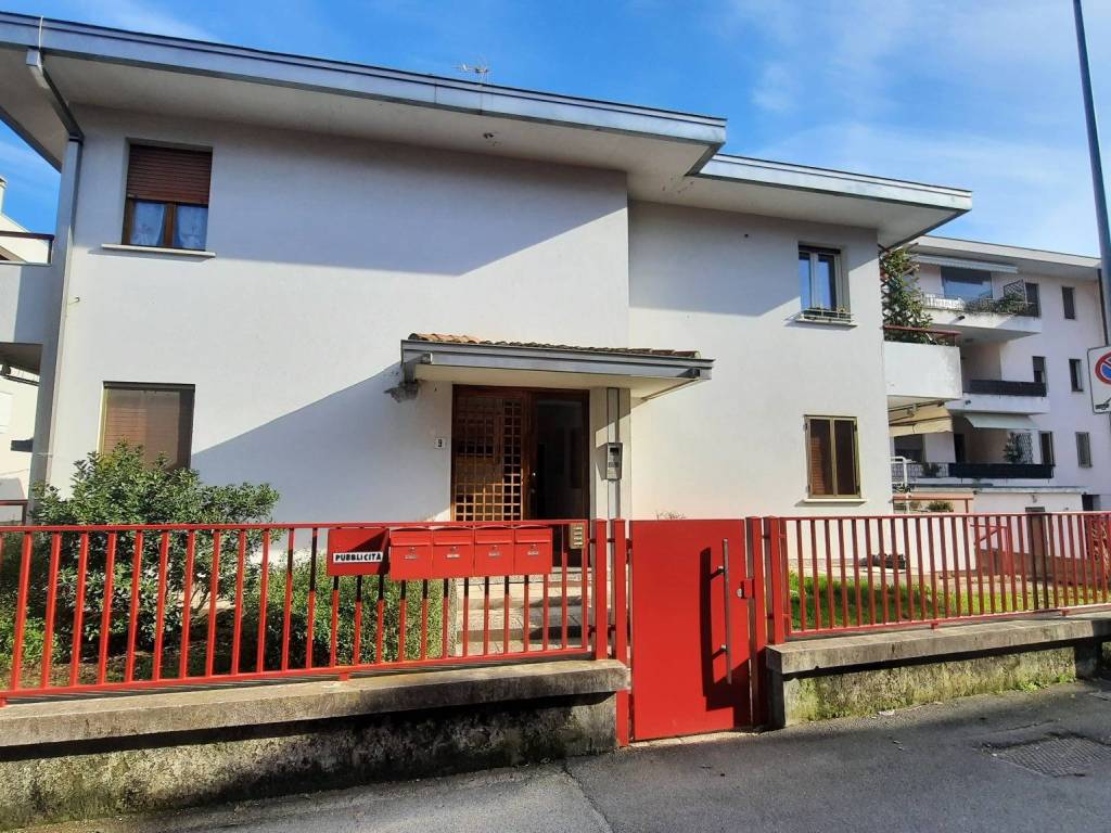 Appartamento a Rovigo in Via Edmondo De Amicis, 9 - Foto 2