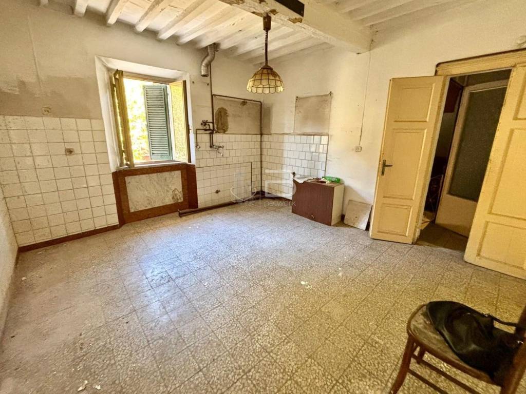 Appartamento a Seravezza in Via Enrico Pea - Foto 4