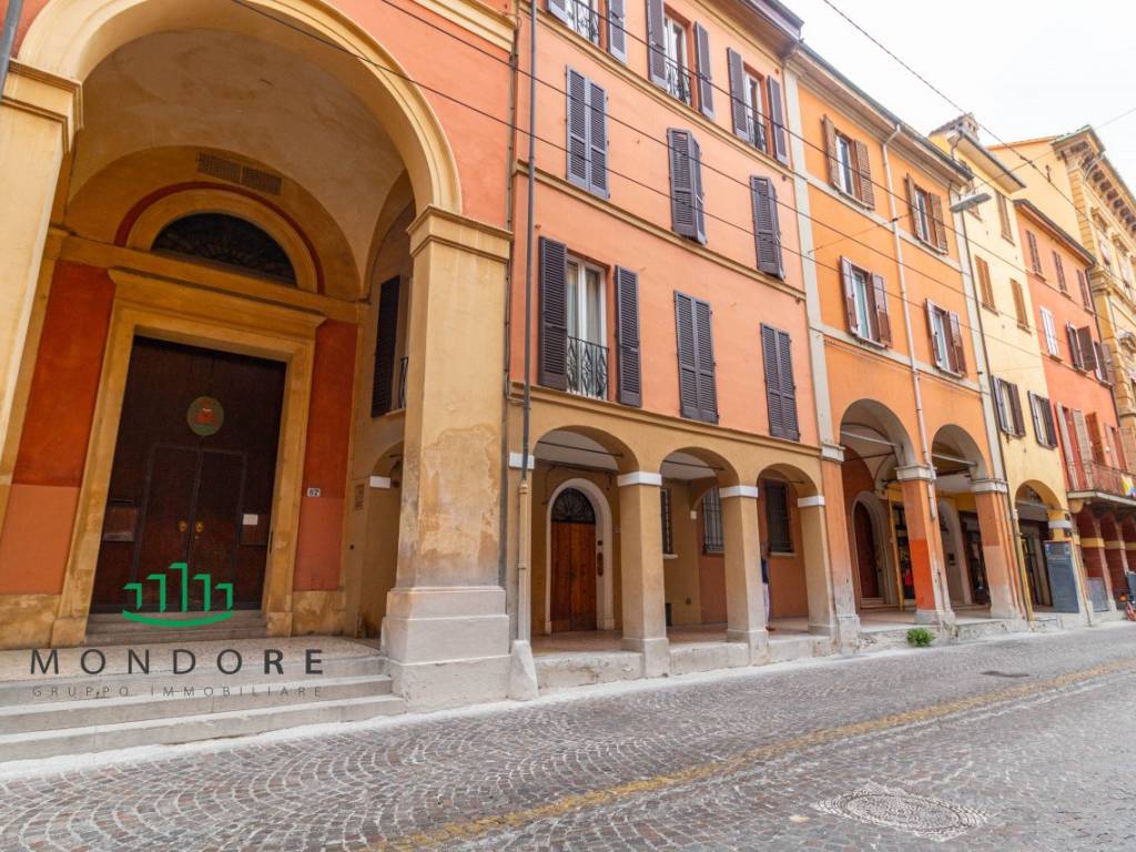 Appartamento a Bologna in VIA SANTO STEFANO 83 - Foto 2