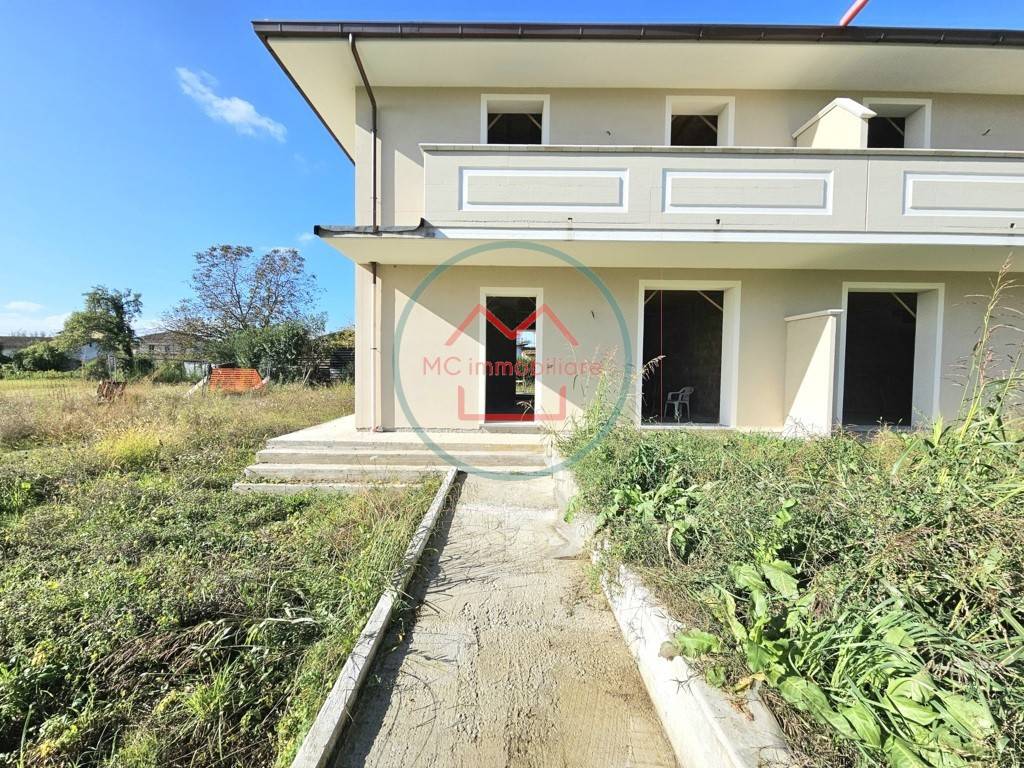 Villa a Massa e cozzile in Via Vetriano - Foto 2