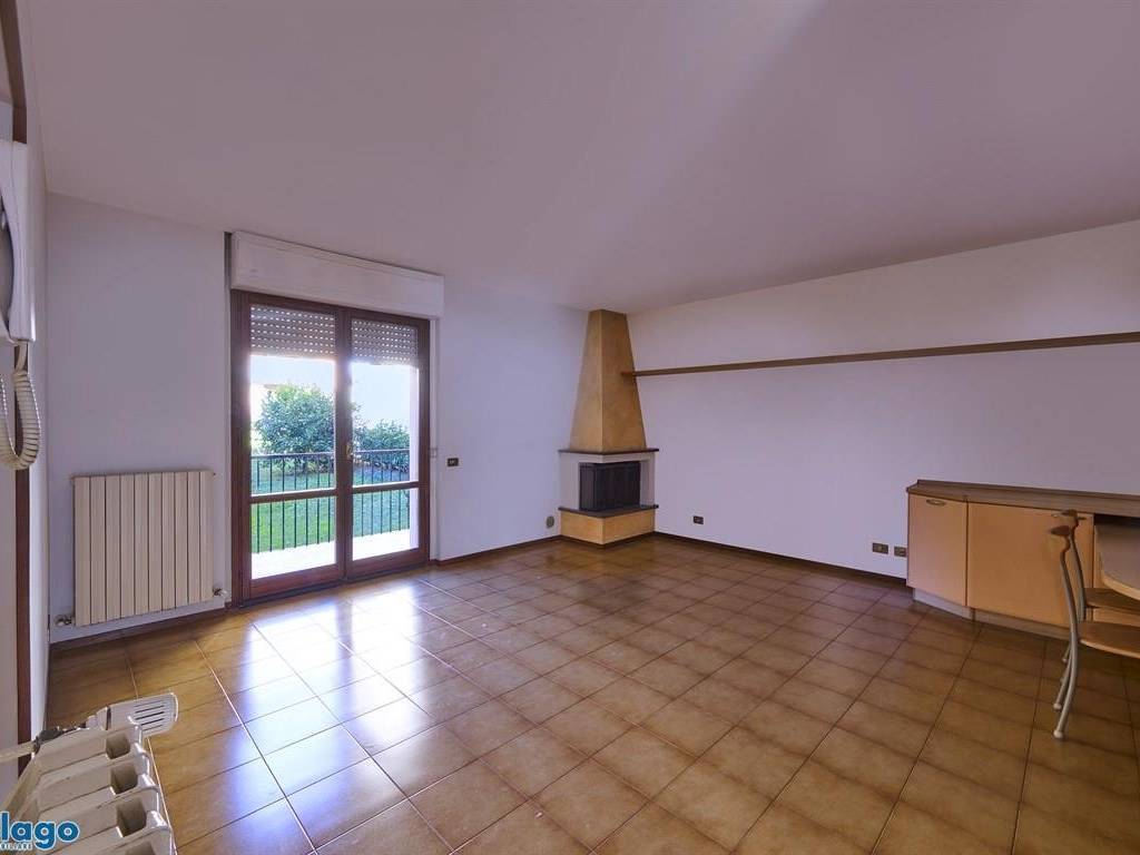 Appartamento a Mandello del lario in Via Francesco Petrarca - Foto 2