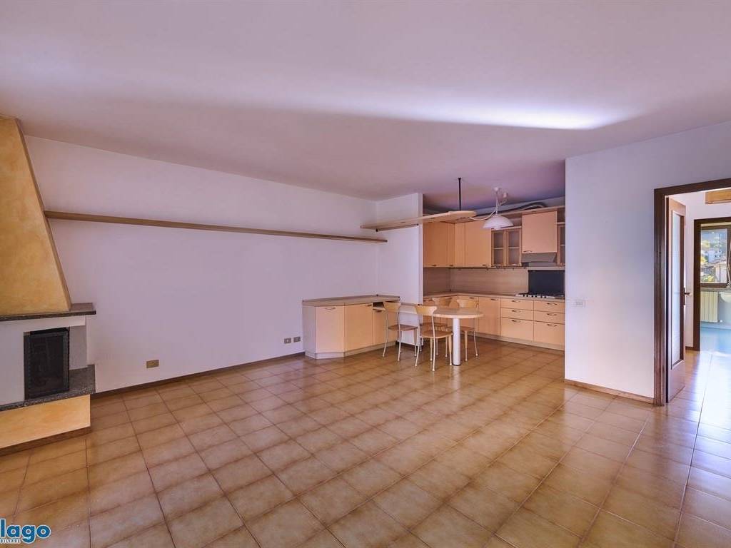 Appartamento a Mandello del lario in Via Francesco Petrarca - Foto 3