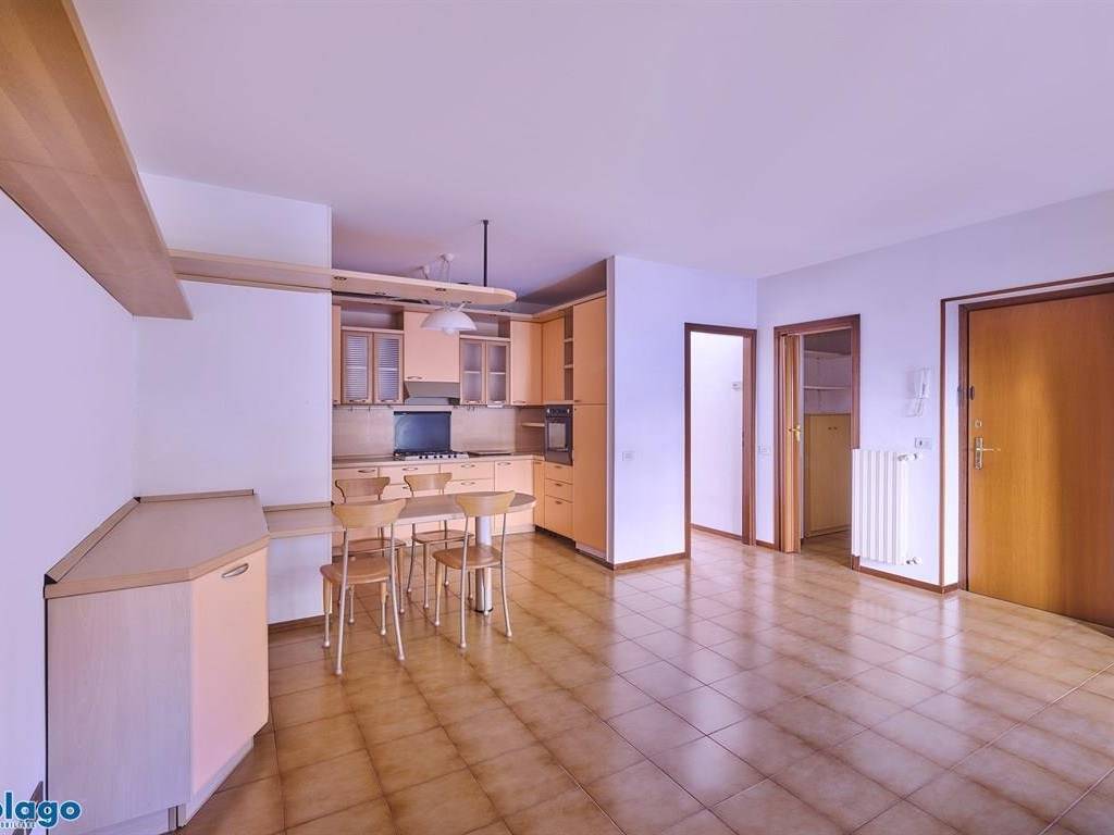 Appartamento a Mandello del lario in Via Francesco Petrarca - Foto 4