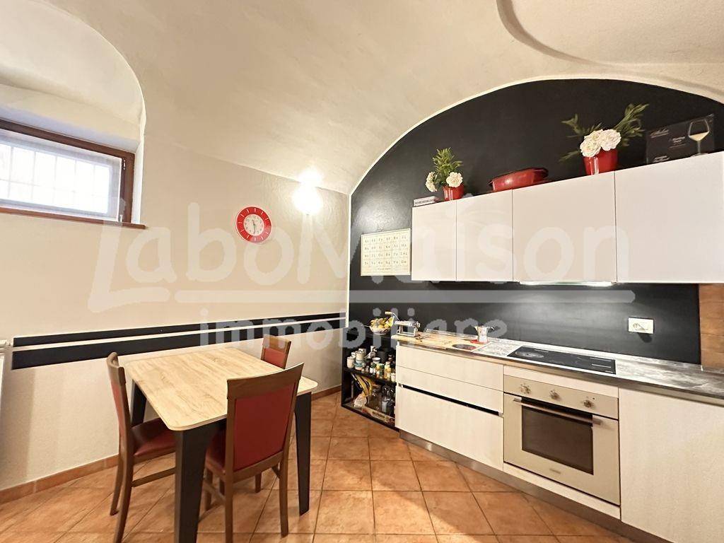 Appartamento a Gavirate in via lago 34 - Foto 4