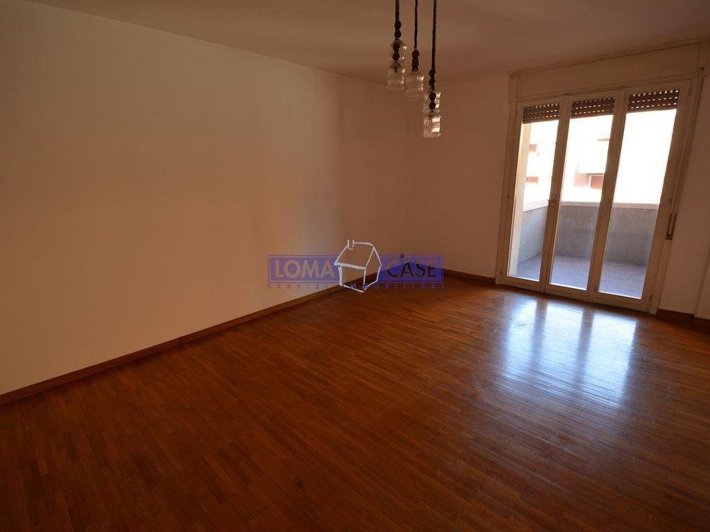 Appartamento a Lecco in VIA FRATELLI CAIROLI, 60 - Foto 3