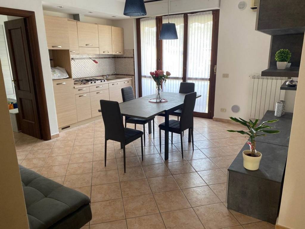 Appartamento a Sinalunga in Via Enzo Ferrari - Foto 2