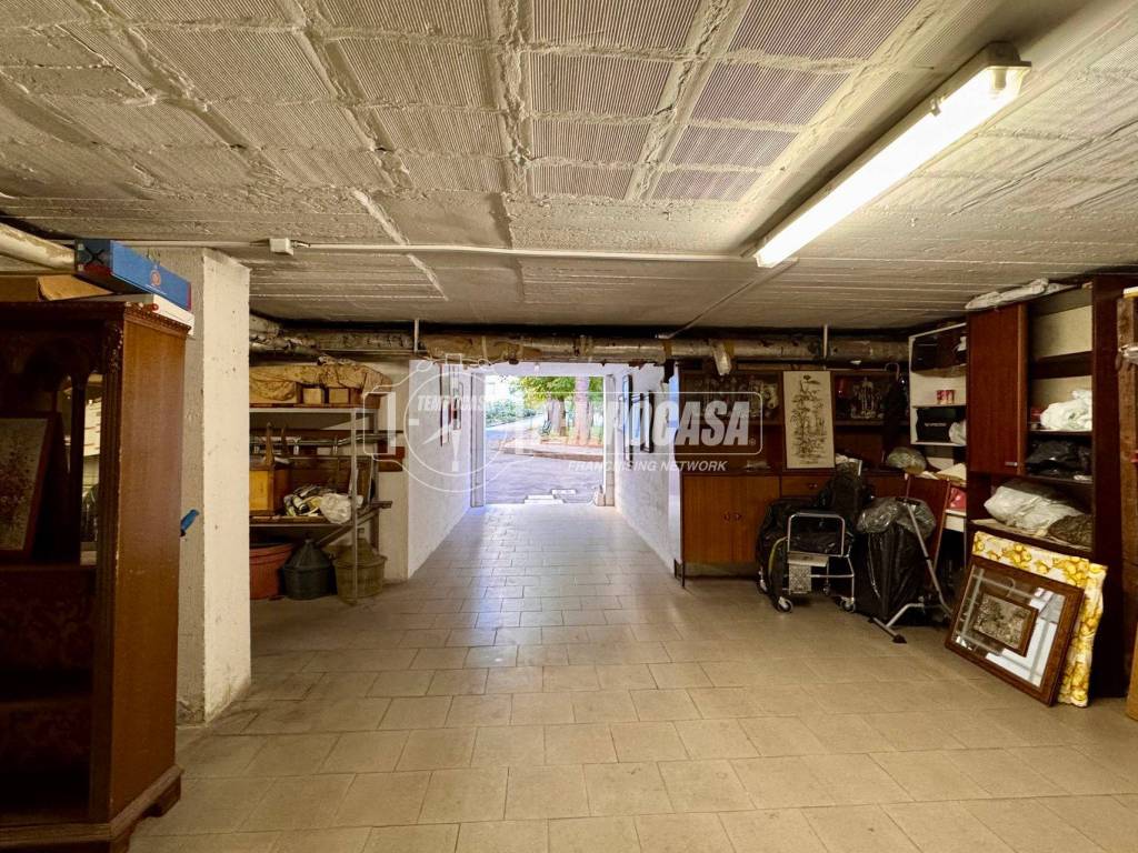 Box / garage a Bologna in Via Alessandro Stoppato - Foto 3