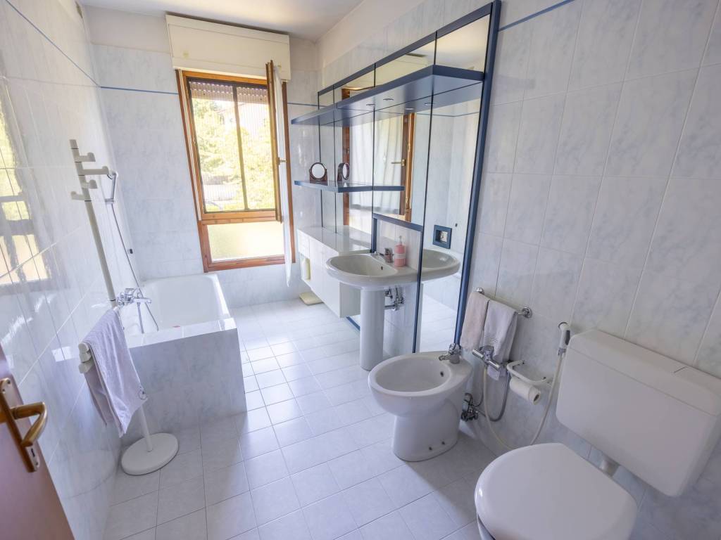 Appartamento a Castel san pietro terme in Via Enrico Berlinguer, 27 - Foto 4