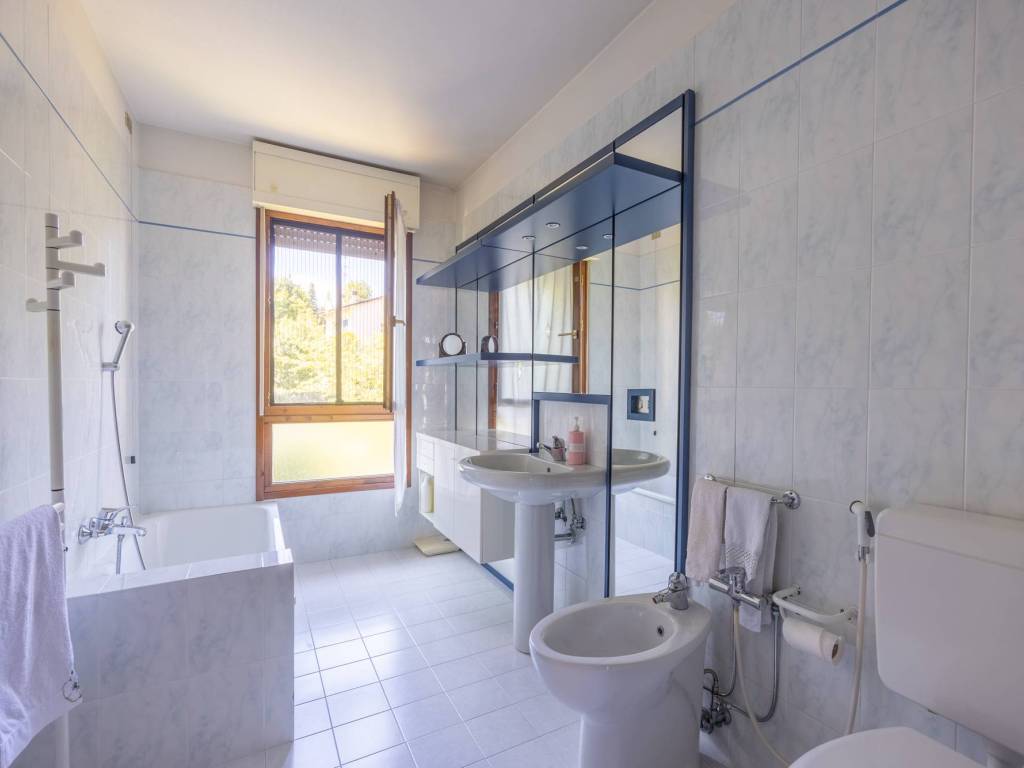 Appartamento a Castel san pietro terme in Via Enrico Berlinguer, 27 - Foto 5