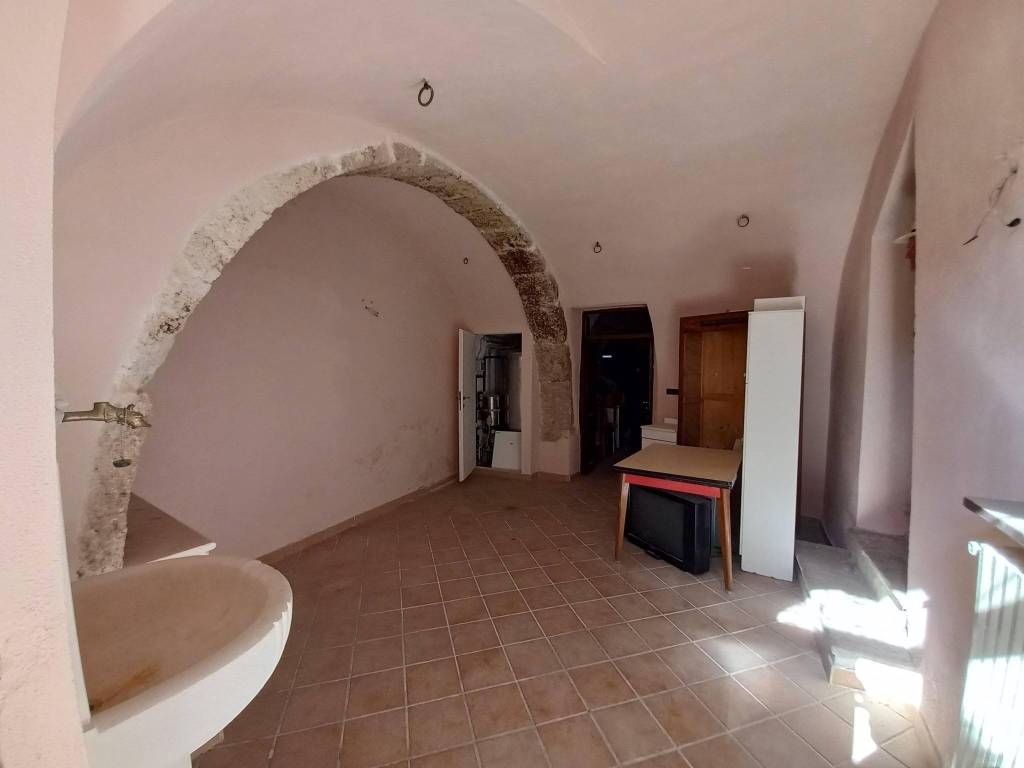 Casa indipendente a Castel del monte in Rione Orientale - Foto 3