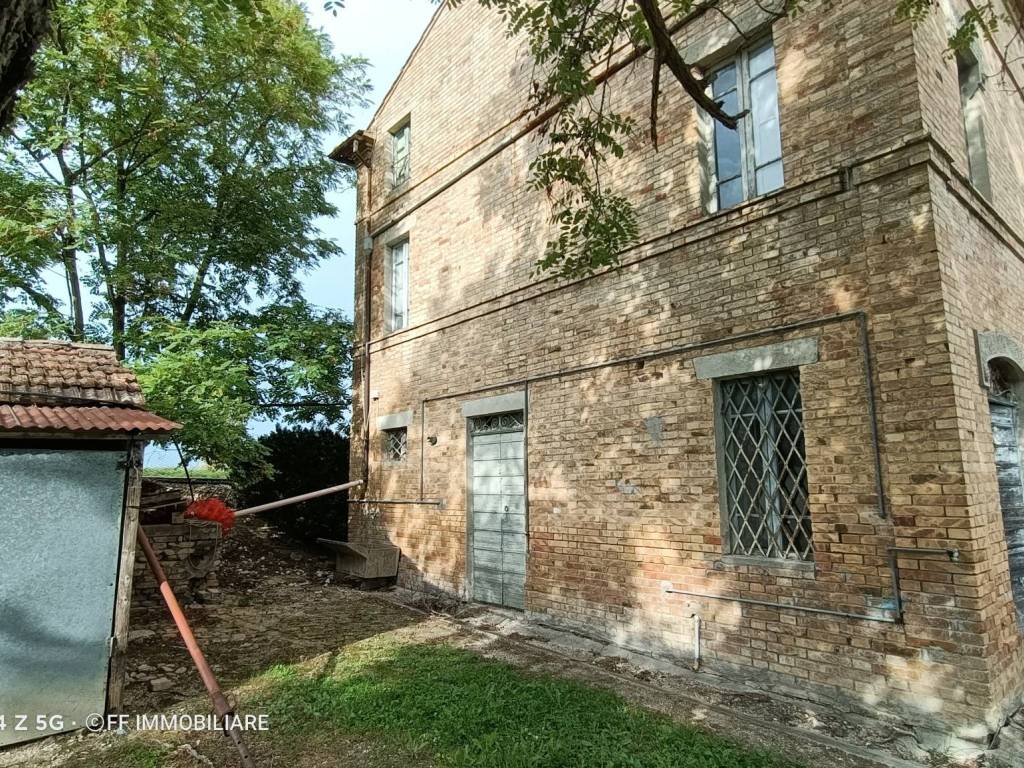 Rustico / casale a Montegiorgio in Strada Provinciale Montegiorgio - Foto 2