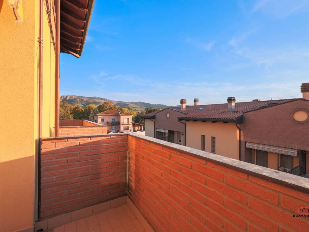 Appartamento a Castel san pietro terme in Via Calcina - Foto 2