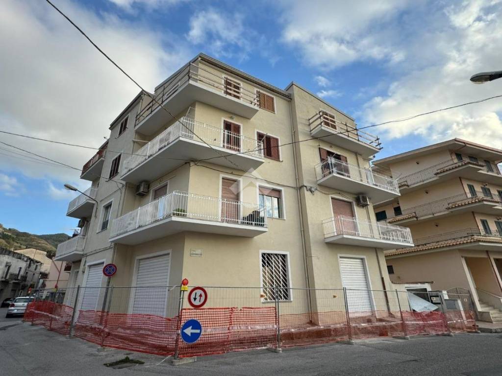 Appartamento a Amantea in Via Elisabetta Noto, 39 - Foto 2
