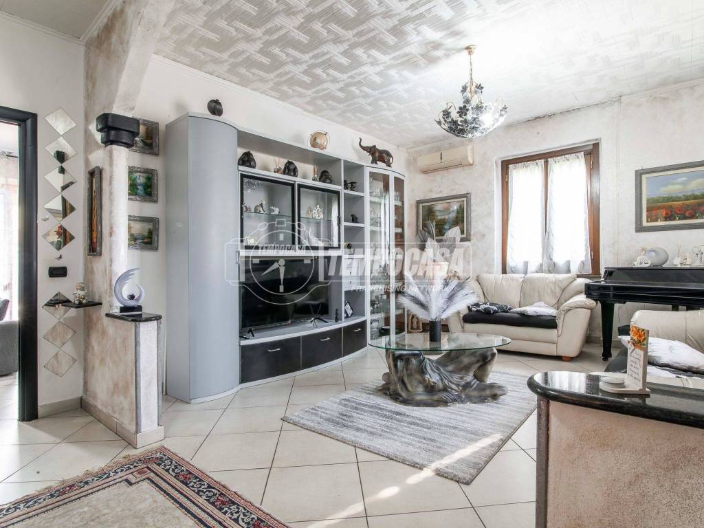 Villa a Marnate in Viale Kennedy 327 - Foto 2