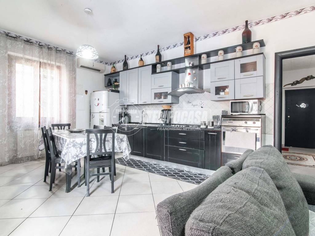 Villa a Marnate in Viale Kennedy 327 - Foto 5
