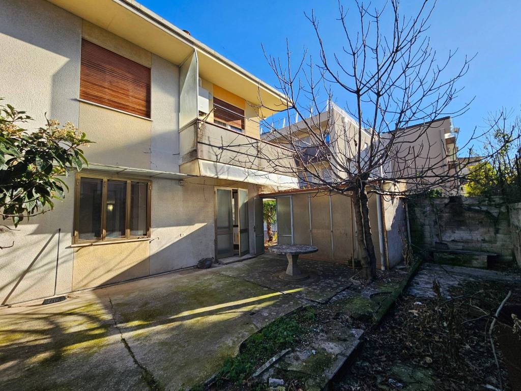 Casa indipendente a Schio in Via S. Maffei, 4 - Foto 2
