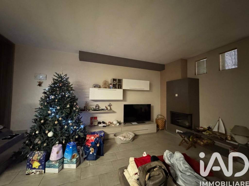 Villa a Mirandola in Via Circonvallazione, 20 - Foto 4